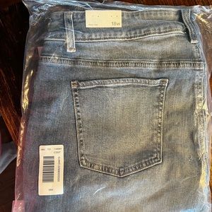 NWT in Bag Maurice’s Mid Rise Short